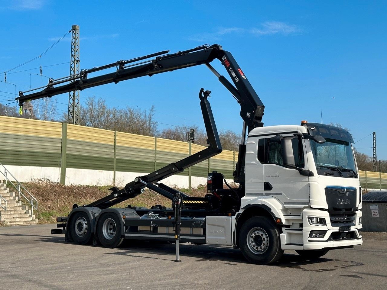 MAN TGS 26.470 6x2 Abrollkipper + Kran Hiab 228-4 - Hook lift truck, Crane truck: picture 3 MAN TGS 26.470 6x2 Abrollkipper + Kran Hiab 228-4 - Hook lift truck, Crane truck: picture 3