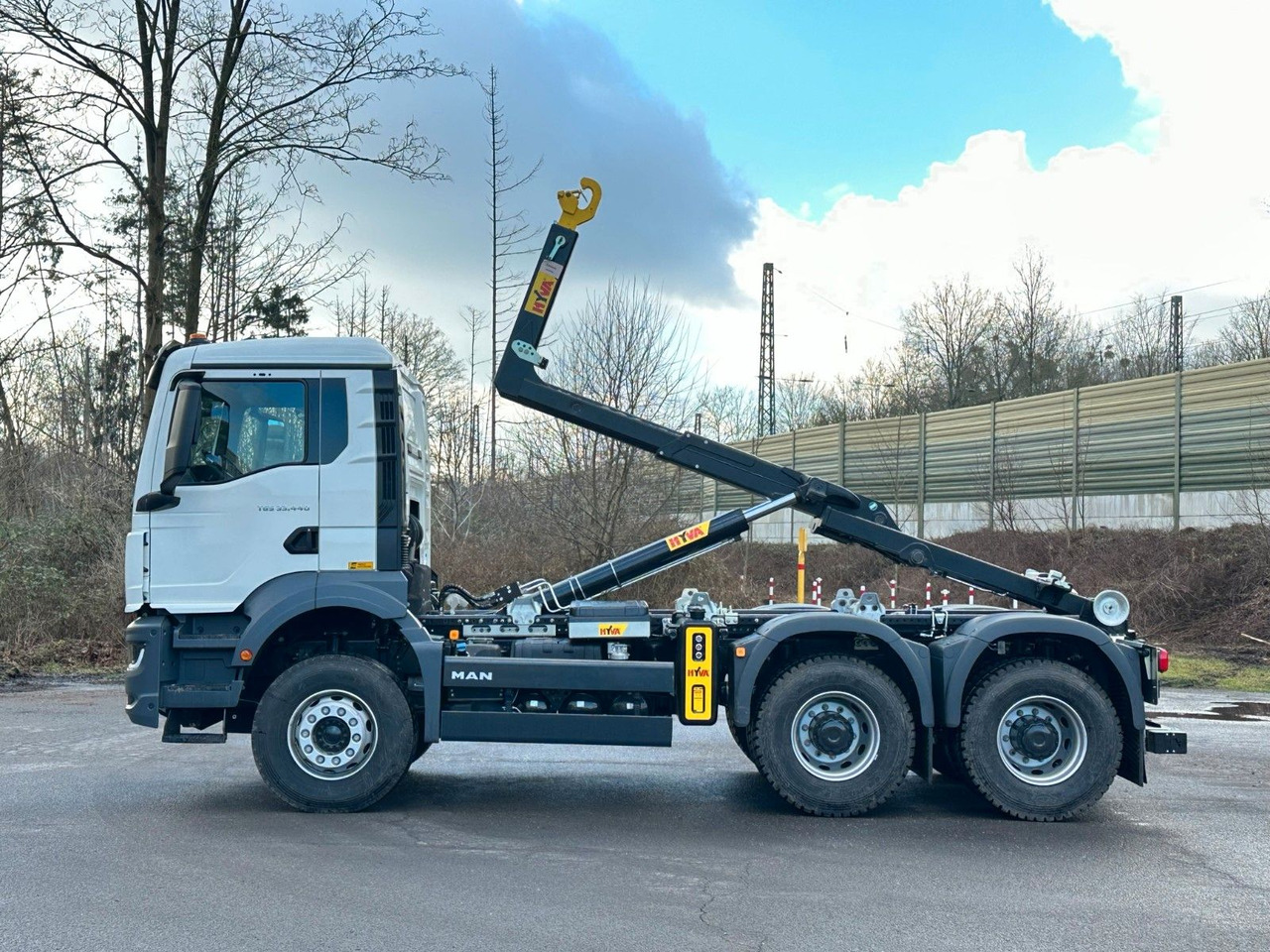 MAN TGS 33.440 6x4 Euro6e Abrollkipper Hyva - Hook lift truck, Crane truck: picture 3 MAN TGS 33.440 6x4 Euro6e Abrollkipper Hyva - Hook lift truck, Crane truck: picture 3
