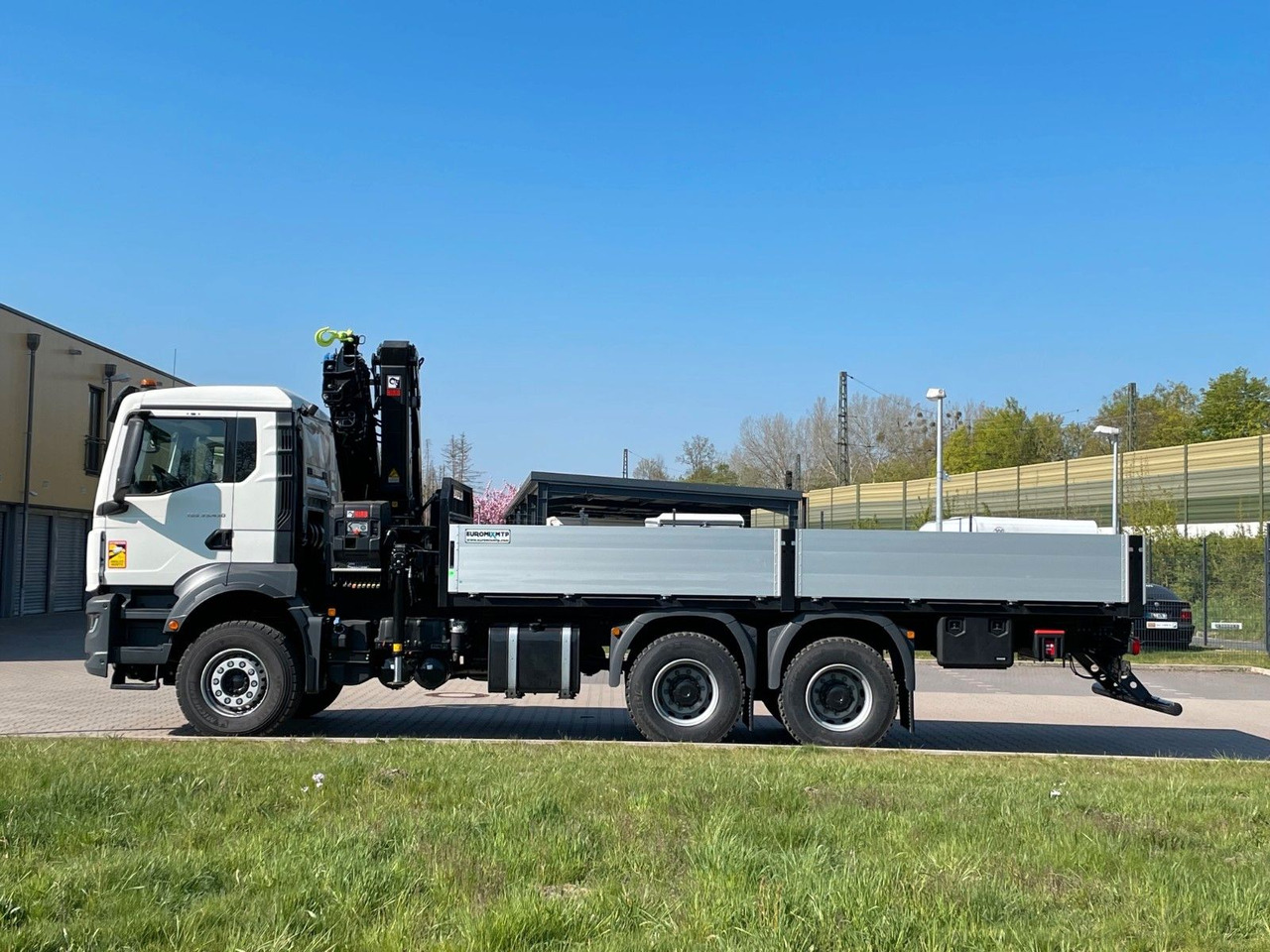 MAN TGS 33.440 6x4 HIAB 228-6 - Dropside/ Flatbed truck, Crane truck: picture 4 MAN TGS 33.440 6x4 HIAB 228-6 - Dropside/ Flatbed truck, Crane truck: picture 4