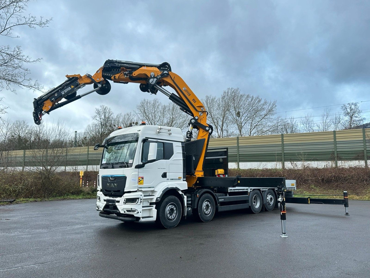 MAN TGS 35.520 8X2 Hiab EFFER 955-8s +Jib 6s - Dropside/ Flatbed truck, Crane truck: picture 1 MAN TGS 35.520 8X2 Hiab EFFER 955-8s +Jib 6s - Dropside/ Flatbed truck, Crane truck: picture 1