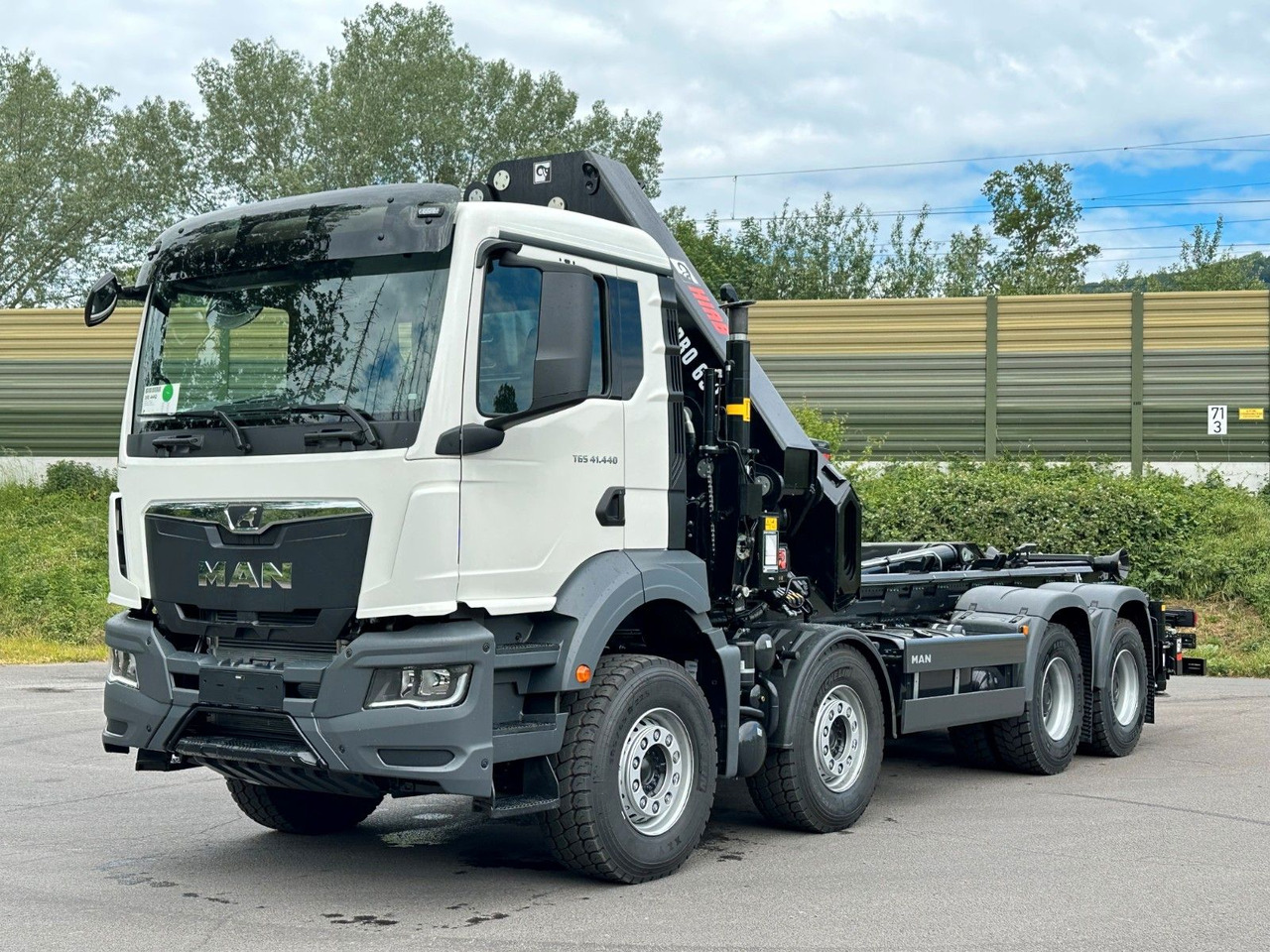 MAN TGS 35.520 8x4 Abrollkipper + Kran HIAB 658E6 - Hook lift truck, Crane truck: picture 2 MAN TGS 35.520 8x4 Abrollkipper + Kran HIAB 658E6 - Hook lift truck, Crane truck: picture 2