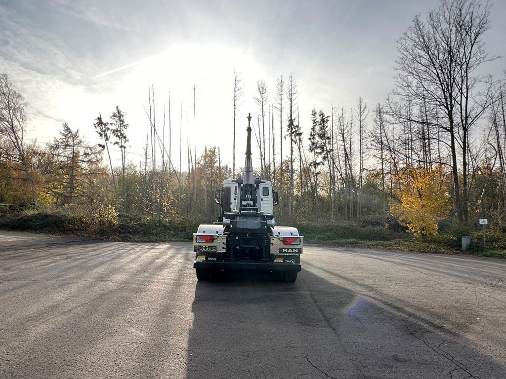 MAN TGS 35.520 8x4 Euro6e Hyva 26-55 Abrollkipper - Hook lift truck: picture 5 MAN TGS 35.520 8x4 Euro6e Hyva 26-55 Abrollkipper - Hook lift truck: picture 5