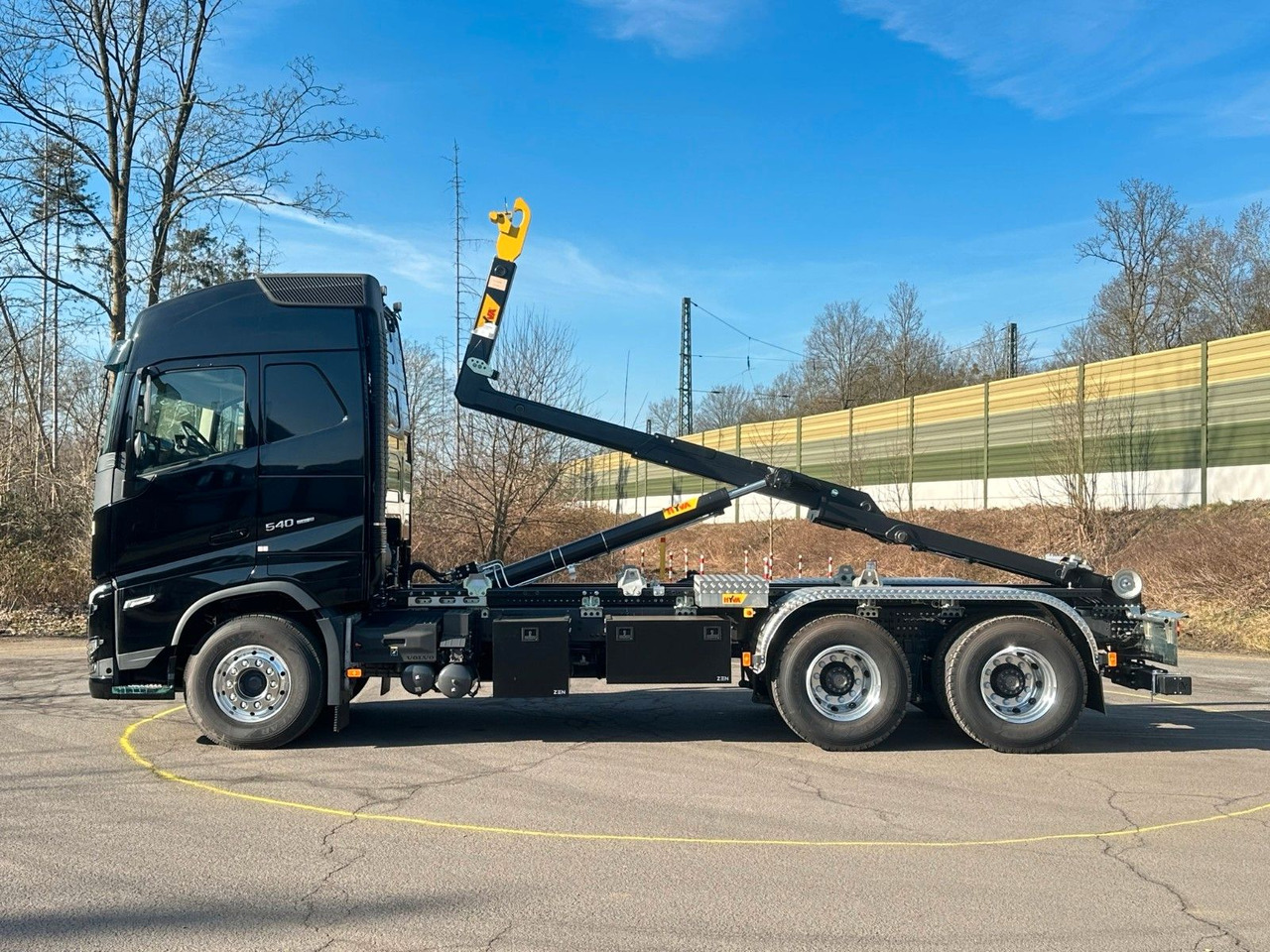 Volvo FH 540 6x4 Abrollkipper Hyva 20-60 - Hook lift truck, Crane truck: picture 4 Volvo FH 540 6x4 Abrollkipper Hyva 20-60 - Hook lift truck, Crane truck: picture 4