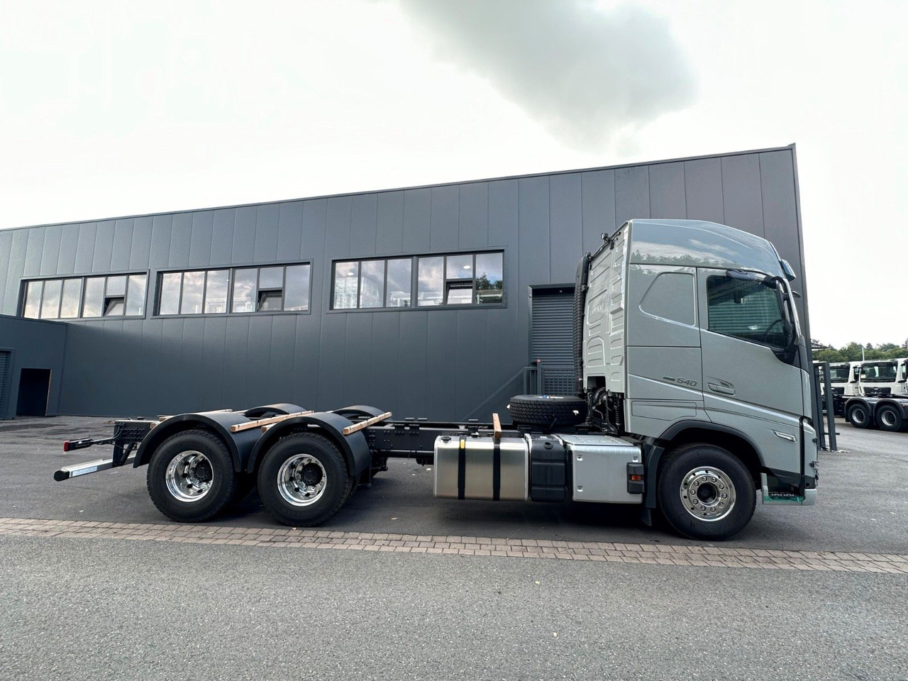Volvo FH 540 6x4 - Cab chassis truck: picture 4 Volvo FH 540 6x4 - Cab chassis truck: picture 4
