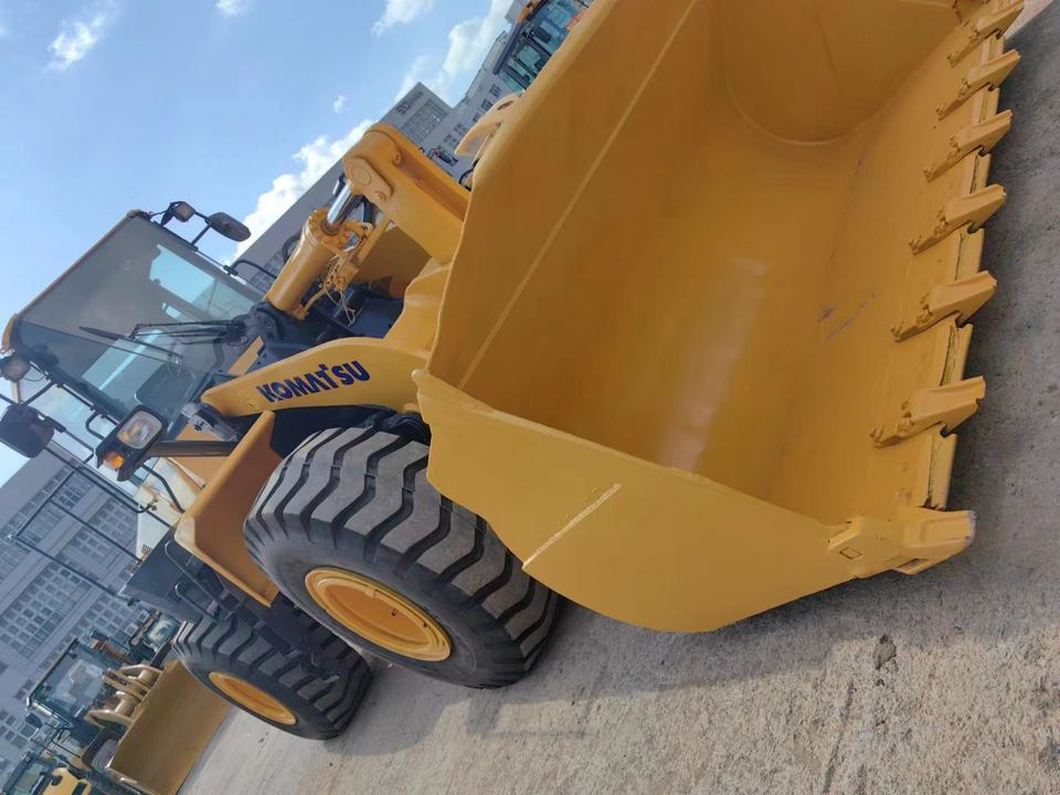 Hot Sale Used Komatsu WA380-6 Wheel Loader Backhoe Loader with Excellent Front Loading Feature - Wheel loader: picture 3 Hot Sale Used Komatsu WA380-6 Wheel Loader Backhoe Loader with Excellent Front Loading Feature - Wheel loader: picture 3