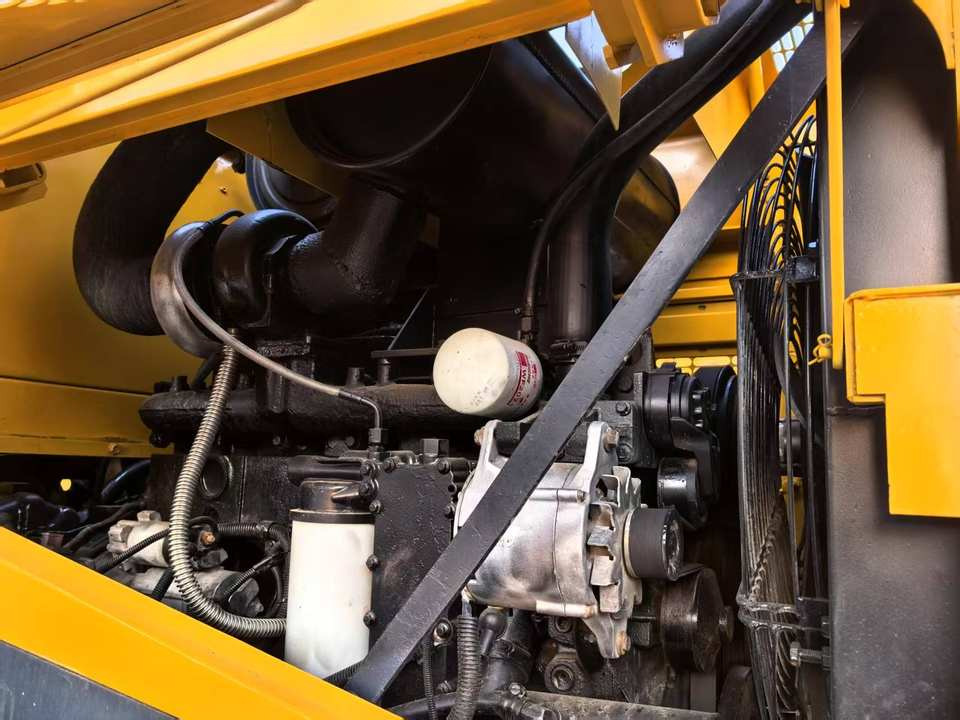 Japan Komatsu WA380-3 WA380-6 WA400-1 WA400-3 WA320-6 WA430-5 Mining Wheel Loader, Used Komatsu WA380 Mini Front End Loader - Wheel loader: picture 4 Japan Komatsu WA380-3 WA380-6 WA400-1 WA400-3 WA320-6 WA430-5 Mining Wheel Loader, Used Komatsu WA380 Mini Front End Loader - Wheel loader: picture 4