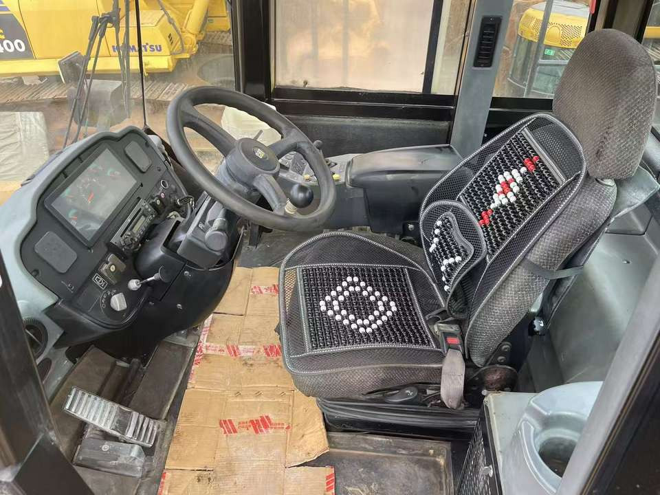 Used Cat Wheel Loader 986H for Sale Caterpillar Wheel Loader 986H in Good Condition - Wheel loader: picture 4 Used Cat Wheel Loader 986H for Sale Caterpillar Wheel Loader 986H in Good Condition - Wheel loader: picture 4