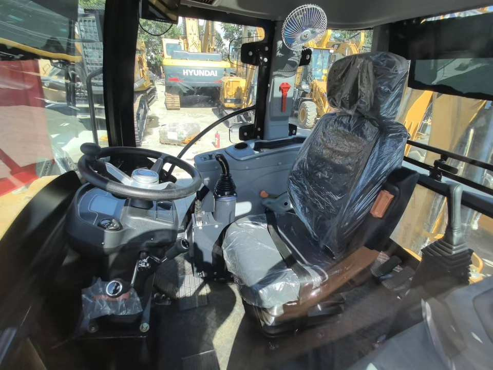 Used Caterpillar 2024 Year Low Hours 420f 420f2 420e 416e Secondhand Cat 420f with 20 Hours in Stock - Backhoe loader: picture 4 Used Caterpillar 2024 Year Low Hours 420f 420f2 420e 416e Secondhand Cat 420f with 20 Hours in Stock - Backhoe loader: picture 4