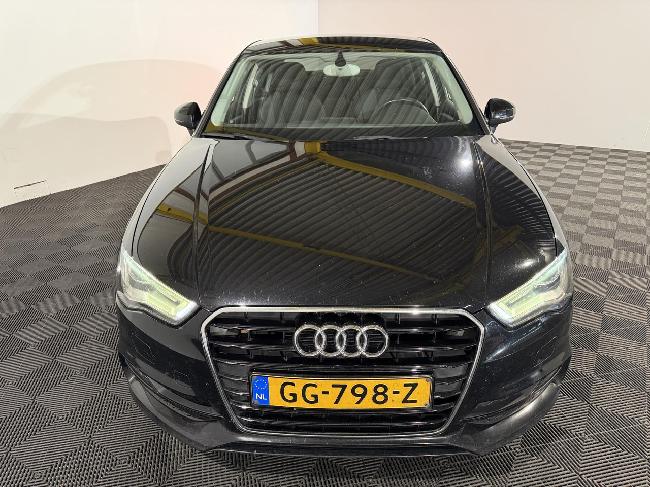 Audi | A3 Limousine | 1.6 TDI Ambition Pro Line Plus | 2014 | 271.612 km | GG798Z | Onlogisch - Sedan: picture 5 Audi | A3 Limousine | 1.6 TDI Ambition Pro Line Plus | 2014 | 271.612 km | GG798Z | Onlogisch - Sedan: picture 5