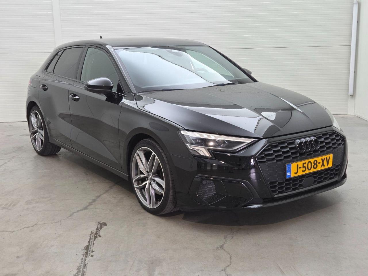 Audi A3 Sportback 35 TFSI Business edition Automaat | 2020 | 110.743 km | J508XV | NAP: Logisch - Hatchback: picture 2 Audi A3 Sportback 35 TFSI Business edition Automaat | 2020 | 110.743 km | J508XV | NAP: Logisch - Hatchback: picture 2
