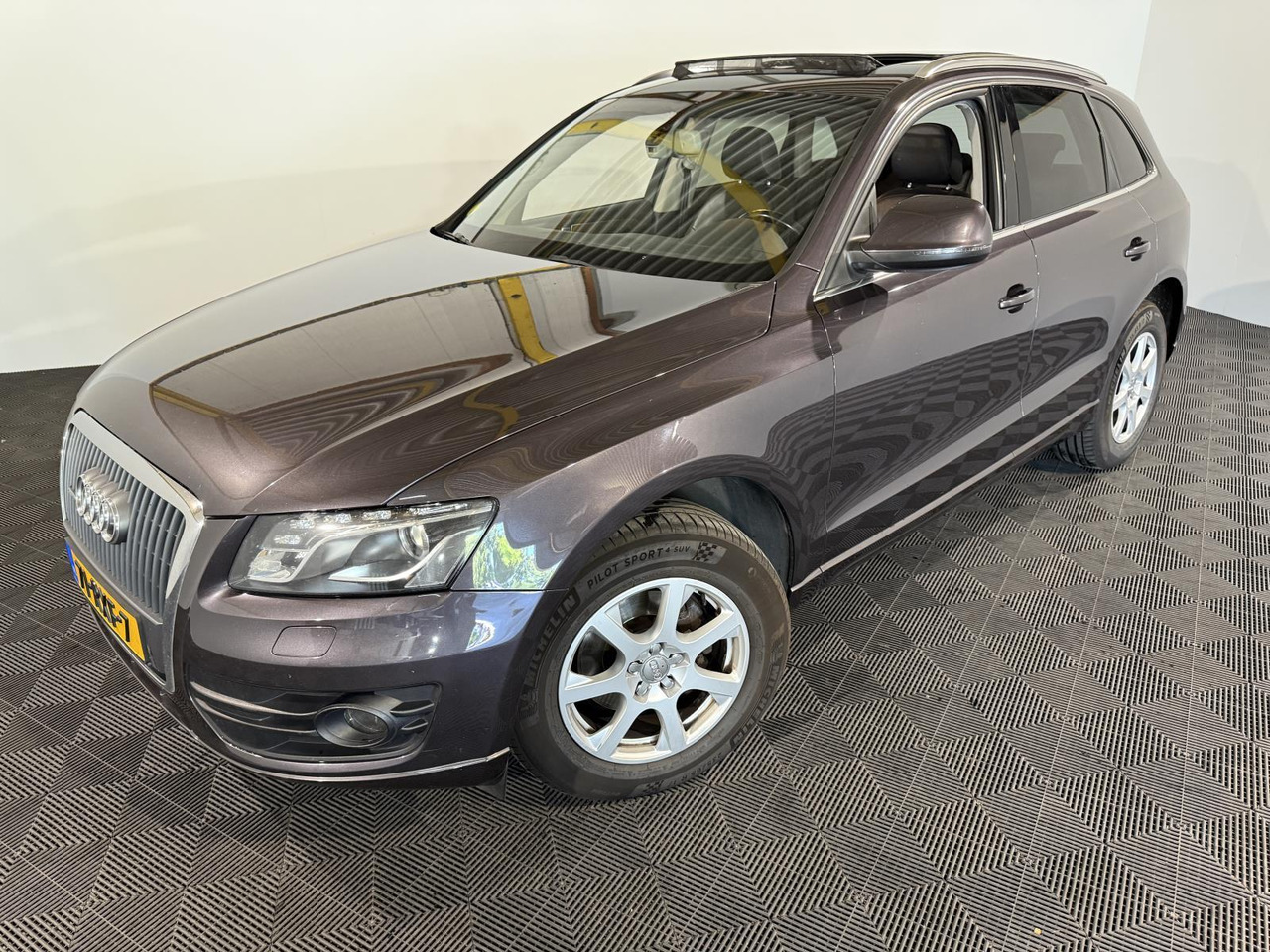 Audi Q5 2.0 TFSI Quattro | 2010 | 291.690 km | 71-RXF-7 | - SUV: picture 1 Audi Q5 2.0 TFSI Quattro | 2010 | 291.690 km | 71-RXF-7 | - SUV: picture 1