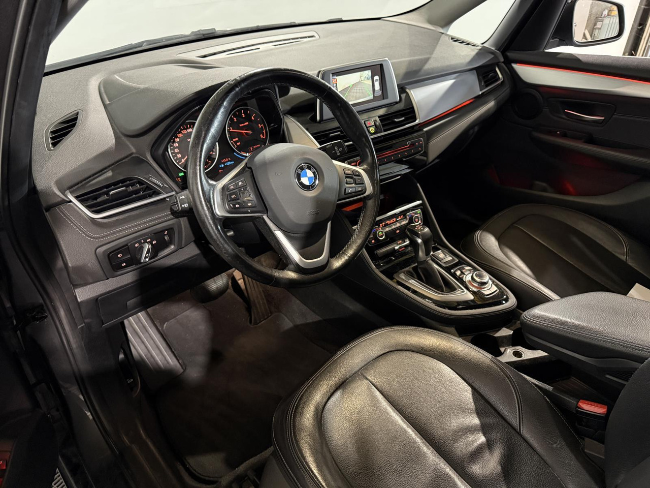 BMW | 2-serie Active Tourer | 218d Corporate Lease Luxury | 2015 | 223.959 km | HG351B | Logisch - Car: picture 2 BMW | 2-serie Active Tourer | 218d Corporate Lease Luxury | 2015 | 223.959 km | HG351B | Logisch - Car: picture 2