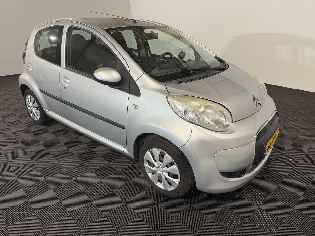 Citroen | C1 | 1.0-12V Selection | 2011 | 225.479 km | 66RNV7 | Logisch - Hatchback: picture 3 Citroen | C1 | 1.0-12V Selection | 2011 | 225.479 km | 66RNV7 | Logisch - Hatchback: picture 3