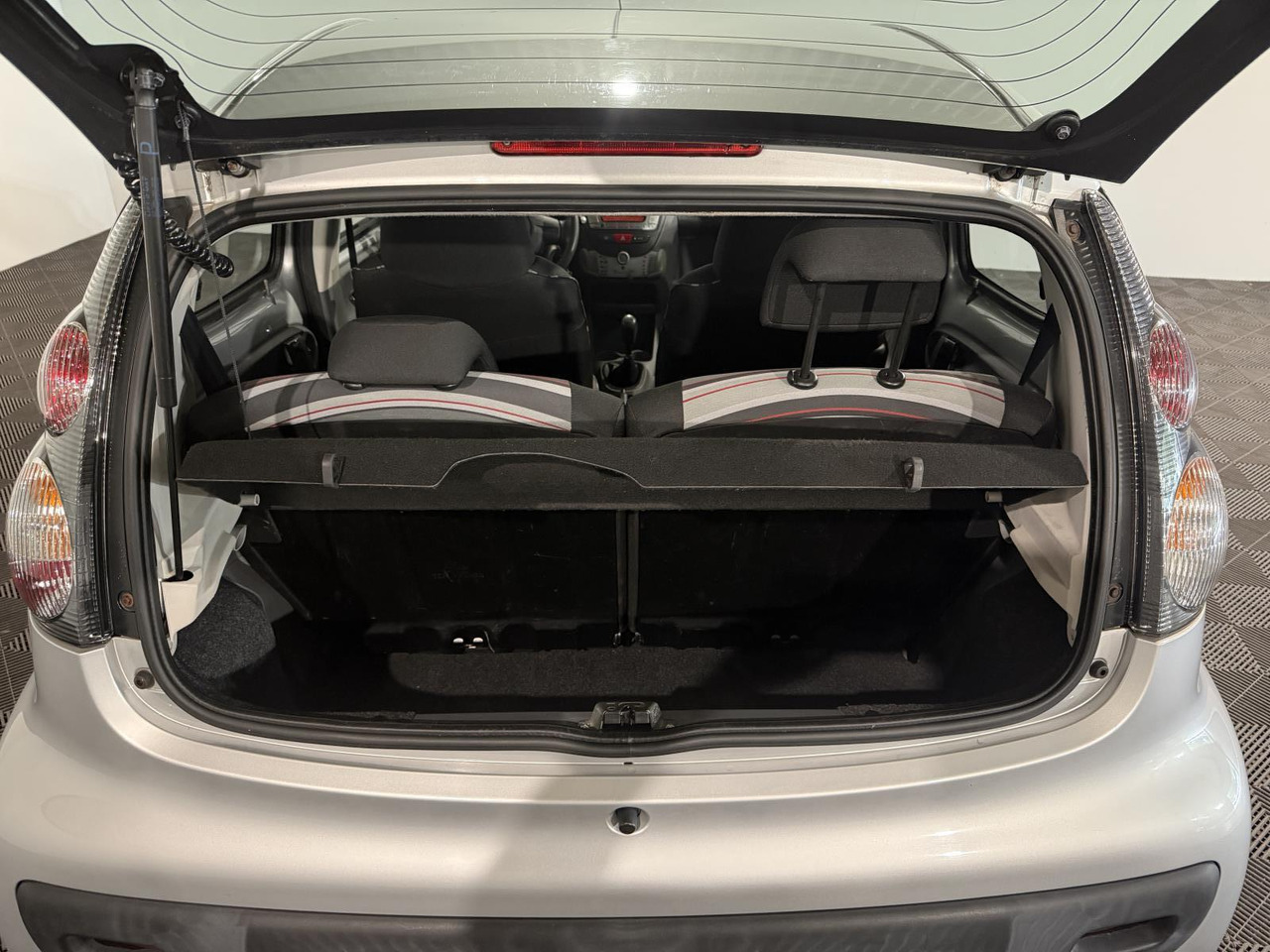 Citroen | C1 | 1.0-12V Selection | 2011 | 225.479 km | 66RNV7 | Logisch - Hatchback: picture 2 Citroen | C1 | 1.0-12V Selection | 2011 | 225.479 km | 66RNV7 | Logisch - Hatchback: picture 2