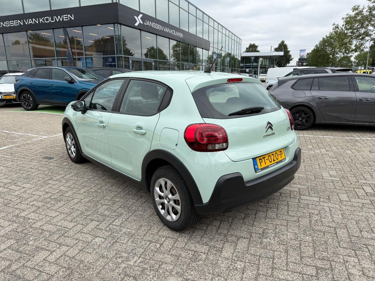 Citroen C3 1.2 PureTech Feel | 2017 | 125.672 km | PT020P | NAP: Logisch - Hatchback: picture 3 Citroen C3 1.2 PureTech Feel | 2017 | 125.672 km | PT020P | NAP: Logisch - Hatchback: picture 3