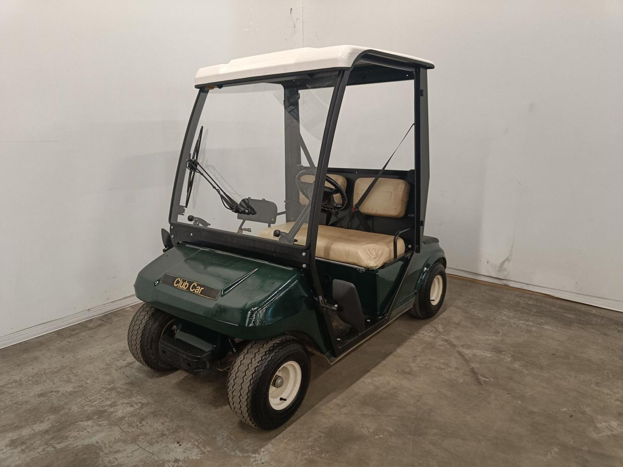 Club Car DS met Mauser cabine TVK-48-S - Golf cart: picture 1 Club Car DS met Mauser cabine TVK-48-S - Golf cart: picture 1