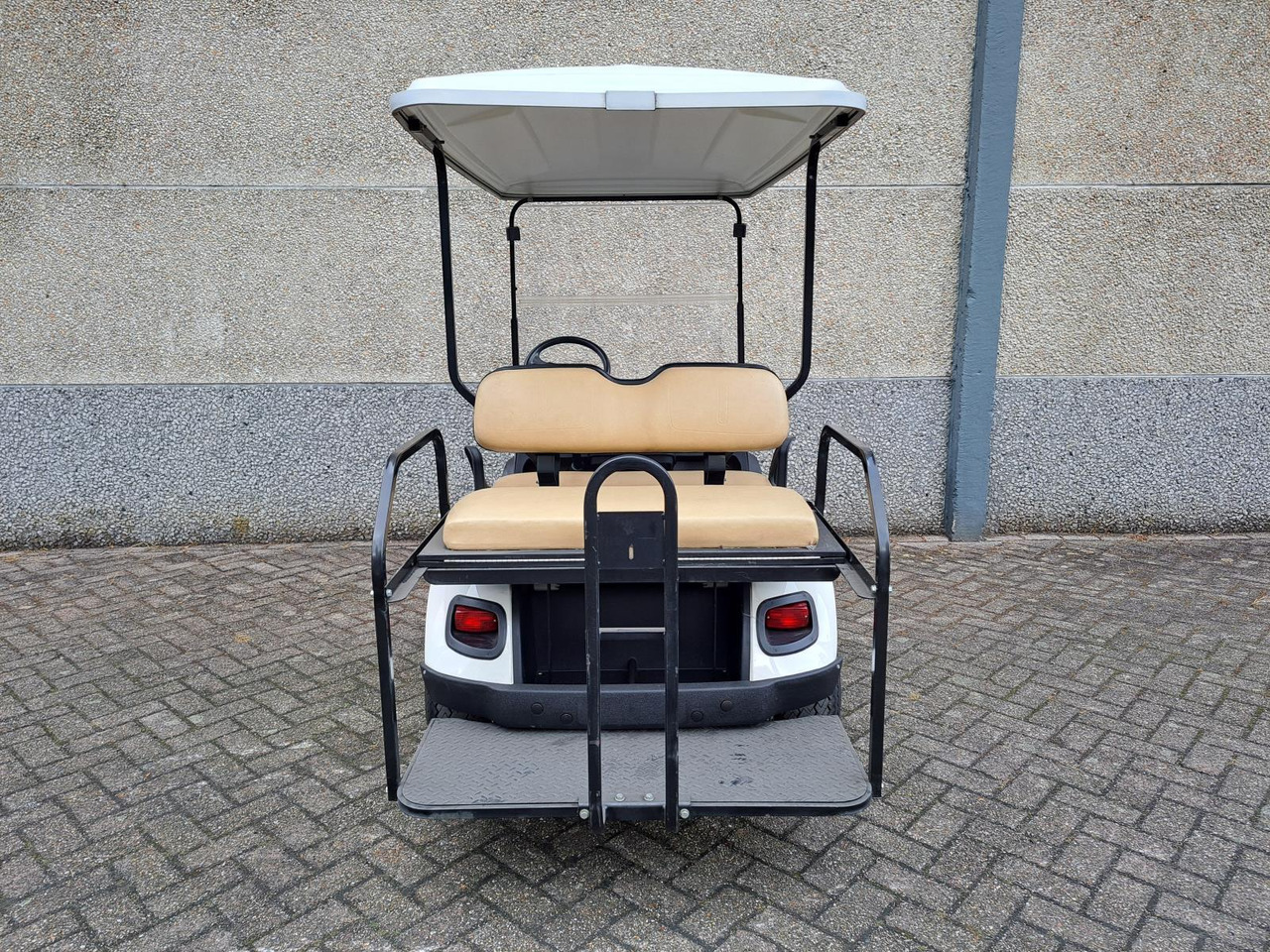 Cushman 2+2 Benzine Golfkar (3) 3466367 - Golf cart: picture 4 Cushman 2+2 Benzine Golfkar (3) 3466367 - Golf cart: picture 4