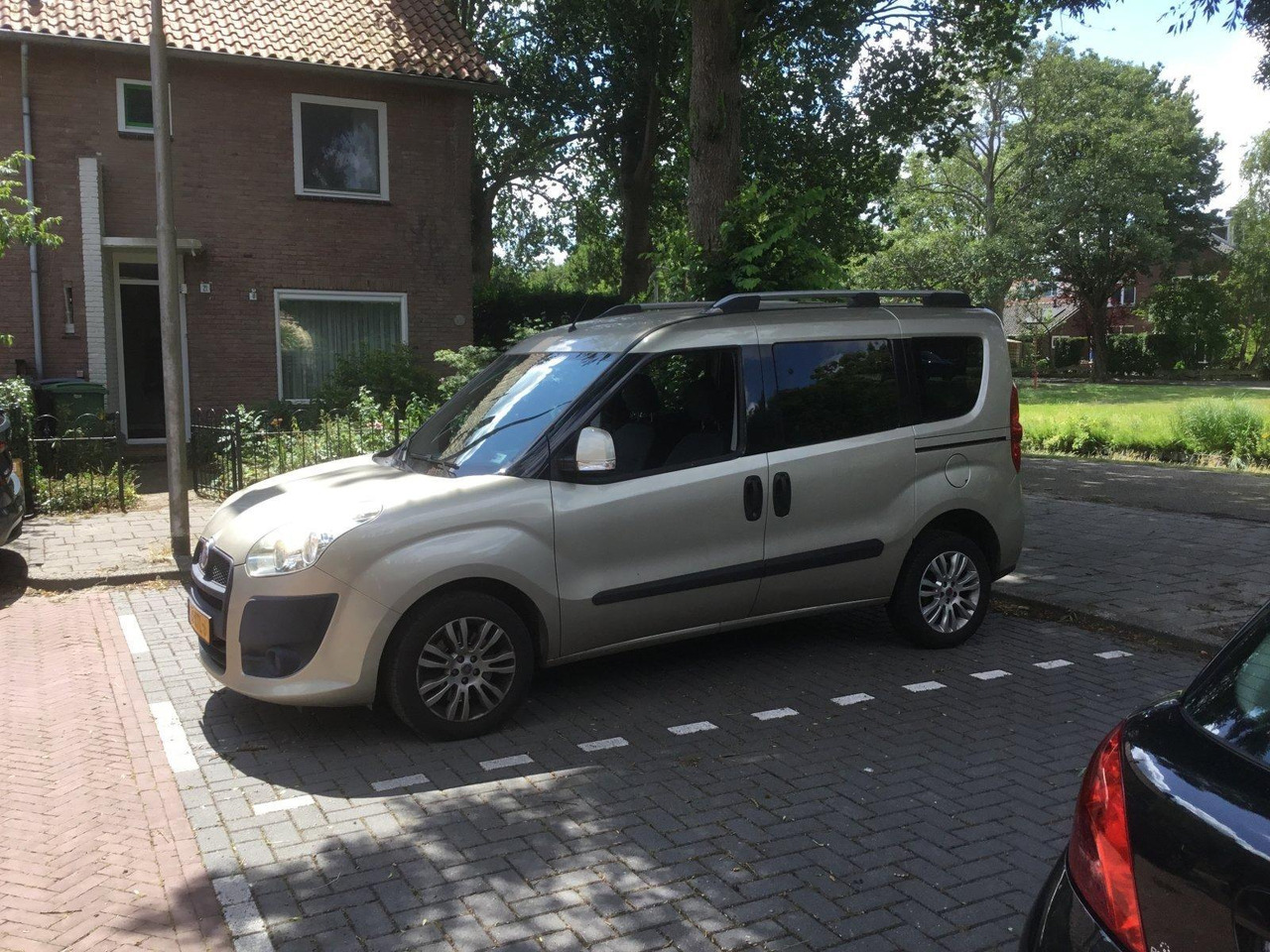 Fiat Doblò 1.4 Dynamic | 2011 | 111.485 | 19-RTL-6 - Car: picture 5 Fiat Doblò 1.4 Dynamic | 2011 | 111.485 | 19-RTL-6 - Car: picture 5