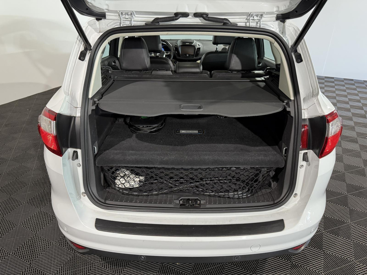 Ford C-Max 2.0 Plug-in Hybrid Titanium Plus | 2015 | 233.632 km | HL-834-P - Car: picture 5 Ford C-Max 2.0 Plug-in Hybrid Titanium Plus | 2015 | 233.632 km | HL-834-P - Car: picture 5