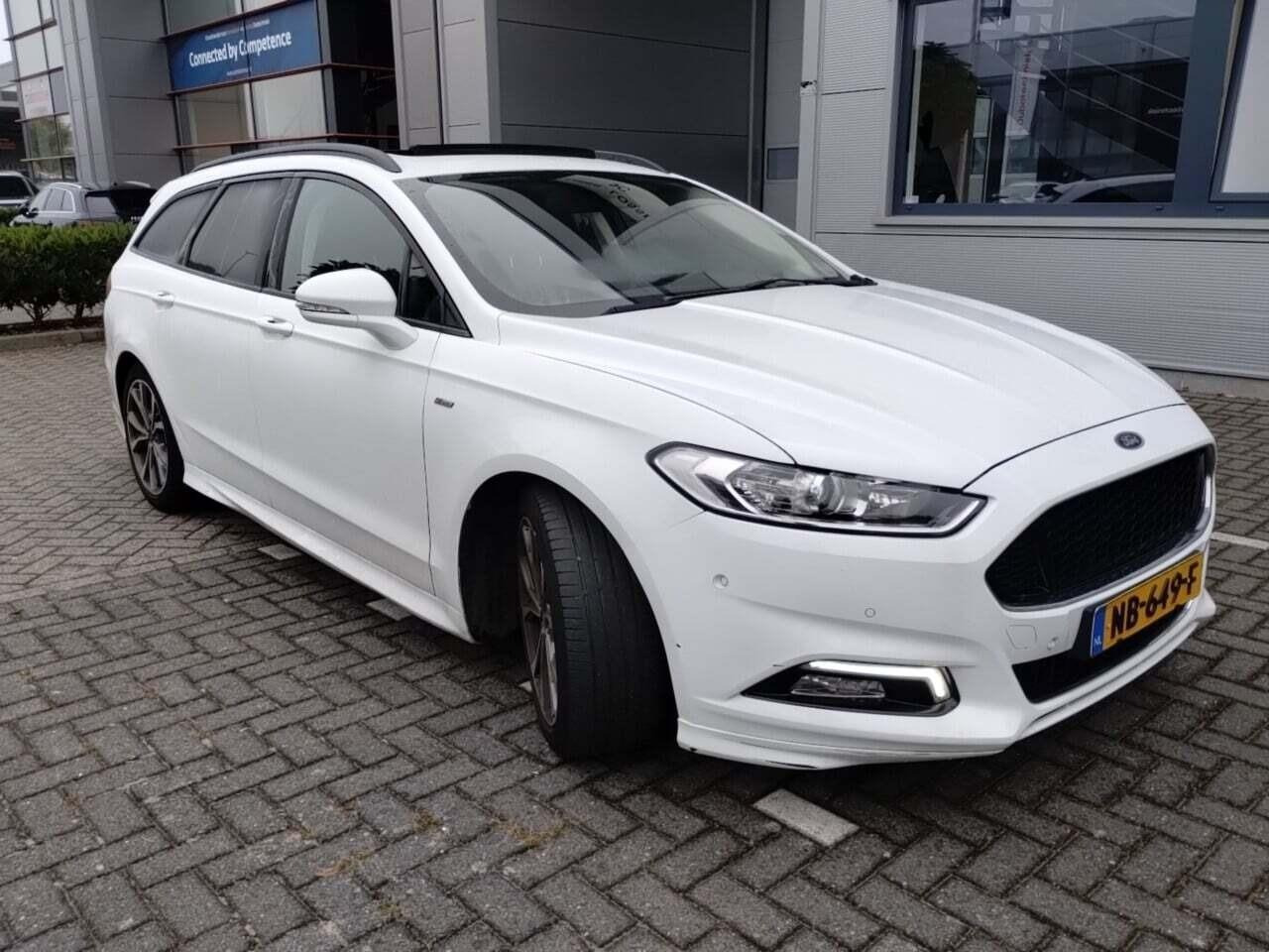Ford | Mondeo Wagon | 1.5 ST Line | 2017 | 129.082 km | NB649F | Logisch - Car: picture 3 Ford | Mondeo Wagon | 1.5 ST Line | 2017 | 129.082 km | NB649F | Logisch - Car: picture 3