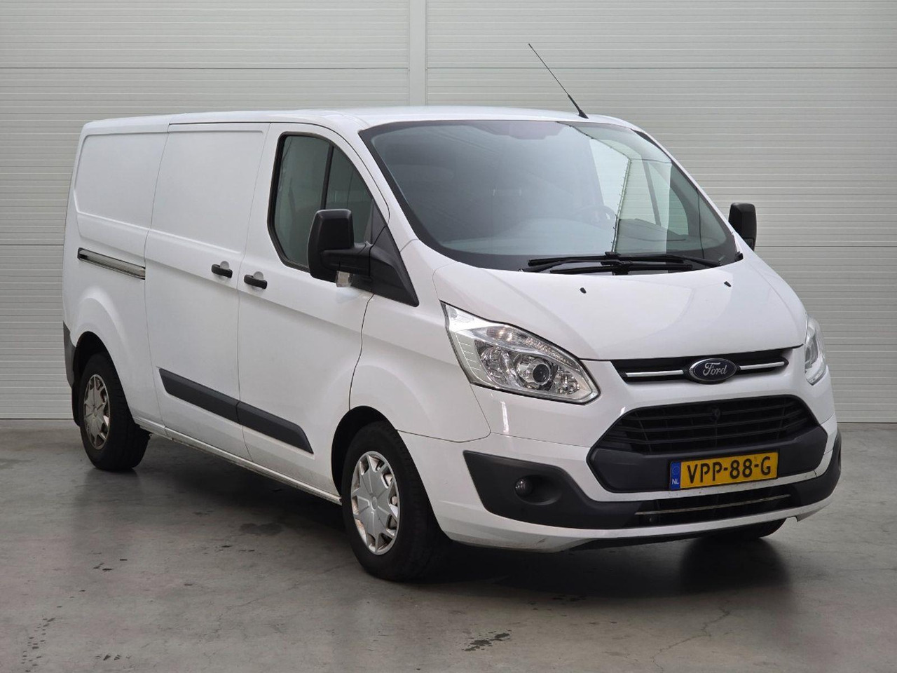 Ford Transit Custom 310 2.0 TDCI L2H1 Ambiente | 2017 | 158.440 km | VPP88G | NAP: Geen oordeel - Panel van: picture 2 Ford Transit Custom 310 2.0 TDCI L2H1 Ambiente | 2017 | 158.440 km | VPP88G | NAP: Geen oordeel - Panel van: picture 2