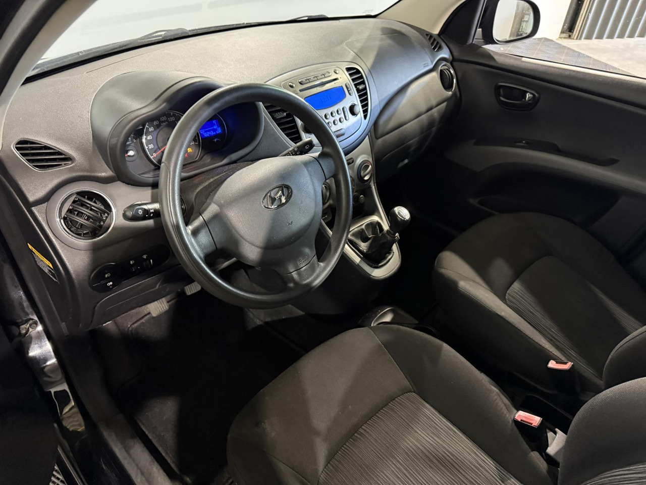 Hyundai i10 1.2 i-Catcher | 76.243 km | 2011 | 25-RSL-4 - Hatchback: picture 2 Hyundai i10 1.2 i-Catcher | 76.243 km | 2011 | 25-RSL-4 - Hatchback: picture 2