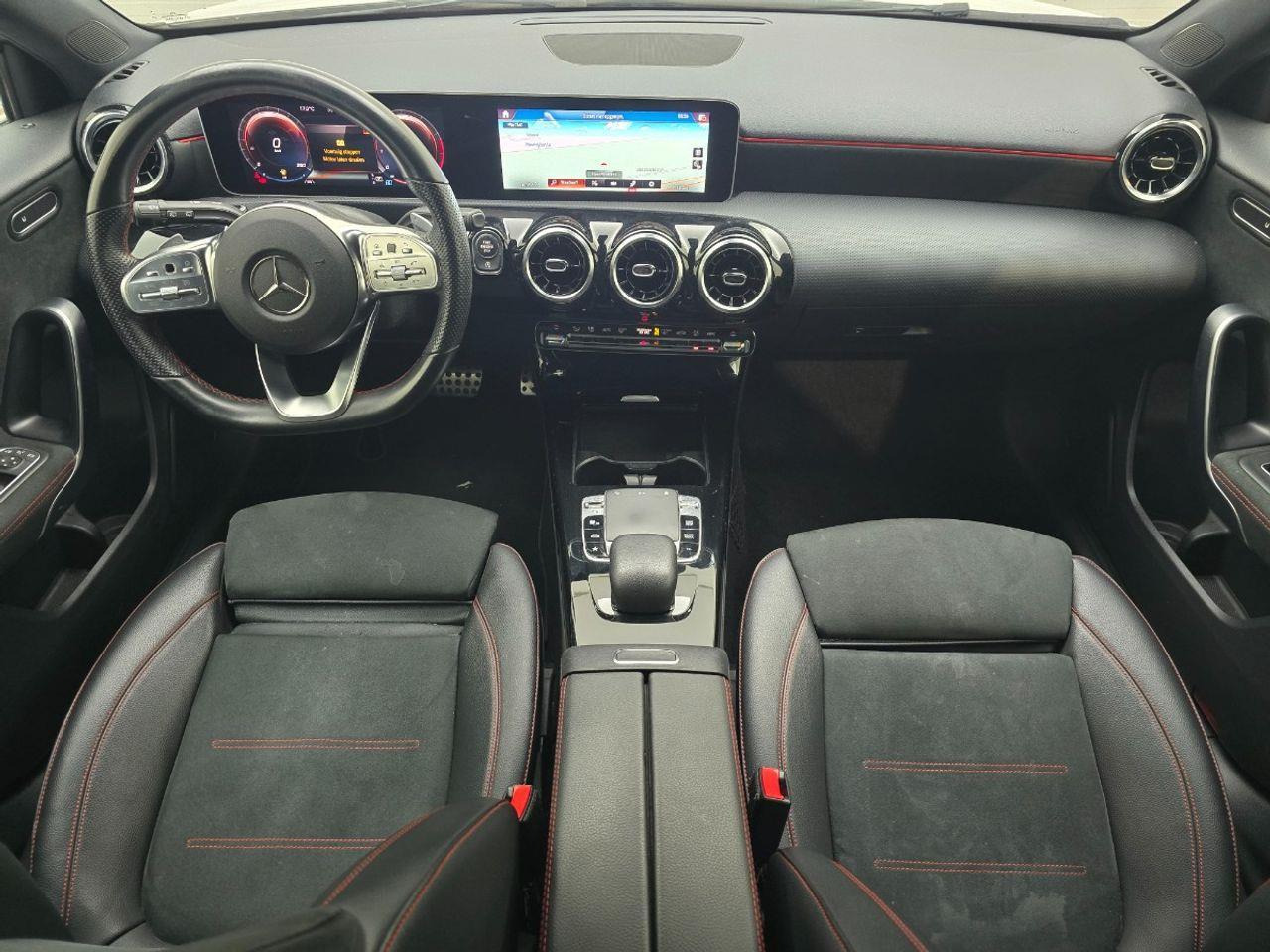 Mercedes - Benz A - klasse 200 Business Solution AMG Night Upgrade | 2019 | 208.998 km | XZ466T | NAP: Logisch - Hatchback: picture 5 Mercedes - Benz A - klasse 200 Business Solution AMG Night Upgrade | 2019 | 208.998 km | XZ466T | NAP: Logisch - Hatchback: picture 5