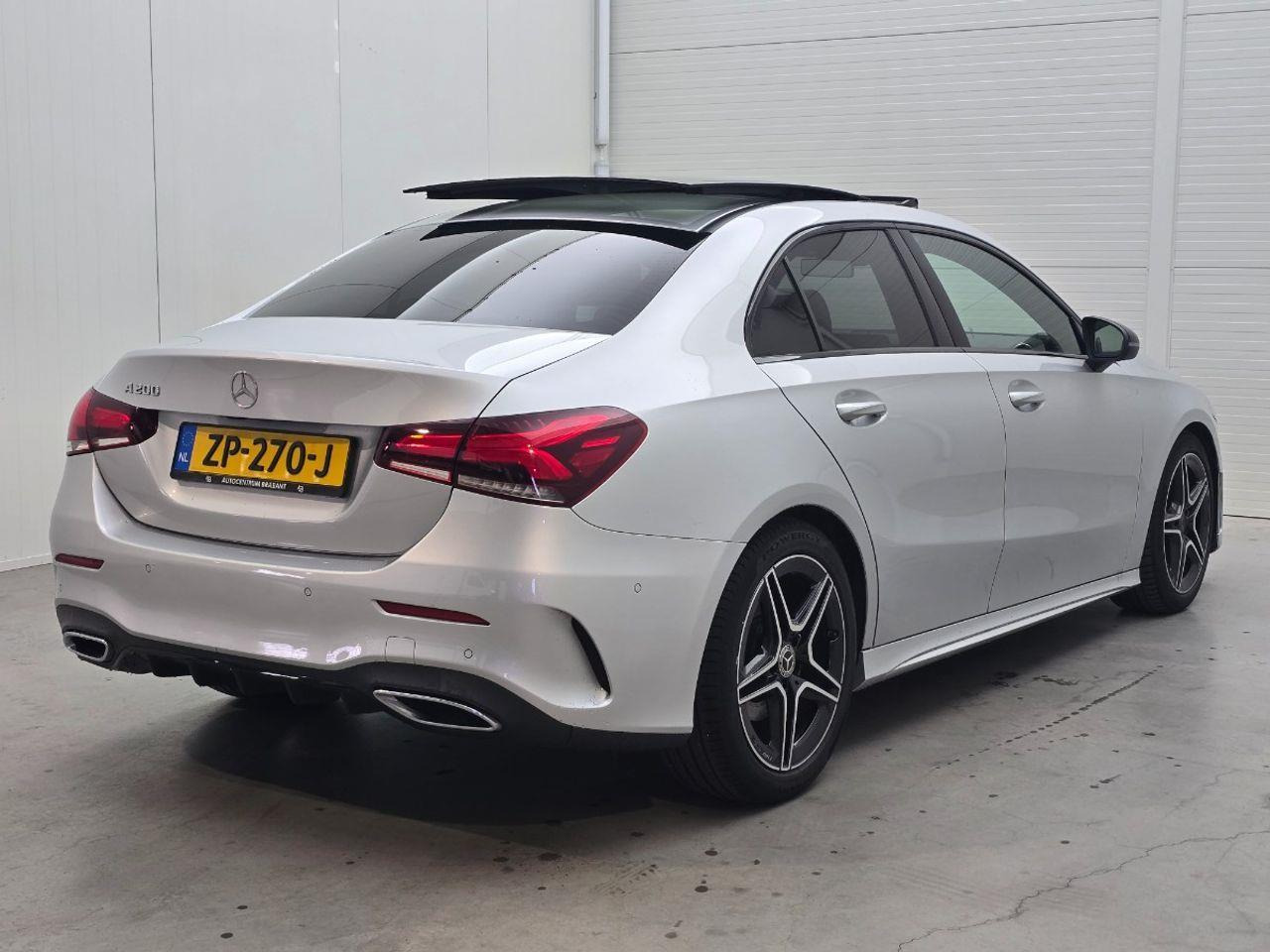 Mercedes - Benz A - klasse 200 Launch Edition Premium | 2019 | 178.269 km | Automaat | ZP270J | NAP: Logisch - Sedan: picture 4 Mercedes - Benz A - klasse 200 Launch Edition Premium | 2019 | 178.269 km | Automaat | ZP270J | NAP: Logisch - Sedan: picture 4