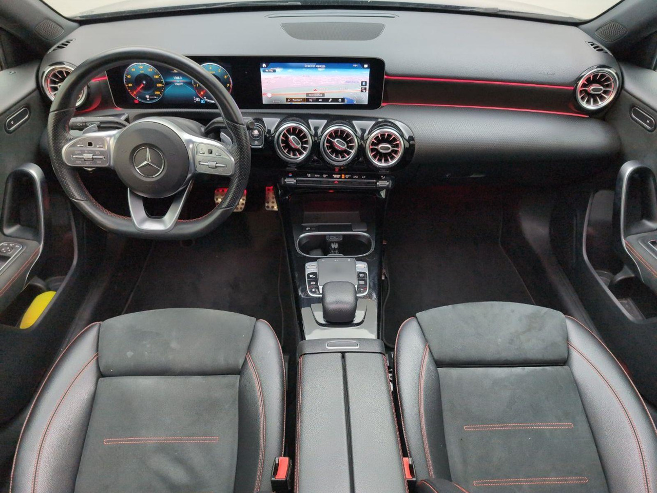 Mercedes-Benz A-klasse 220 4MATIC Premium Plus | 2019 | 130.177 km | Automaat | T127TZ | NAP: Geen oordeel - Hatchback: picture 5 Mercedes-Benz A-klasse 220 4MATIC Premium Plus | 2019 | 130.177 km | Automaat | T127TZ | NAP: Geen oordeel - Hatchback: picture 5