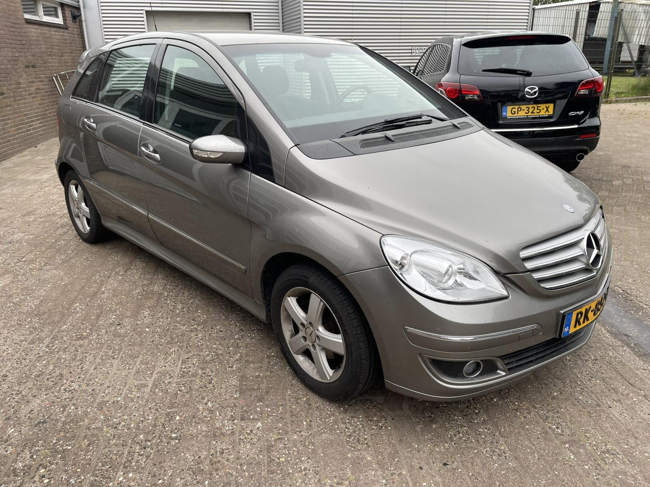 Mercedes-Benz B-Klasse 170 Business Class 2005 217.340 km RK-857-B - Car: picture 5 Mercedes-Benz B-Klasse 170 Business Class 2005 217.340 km RK-857-B - Car: picture 5