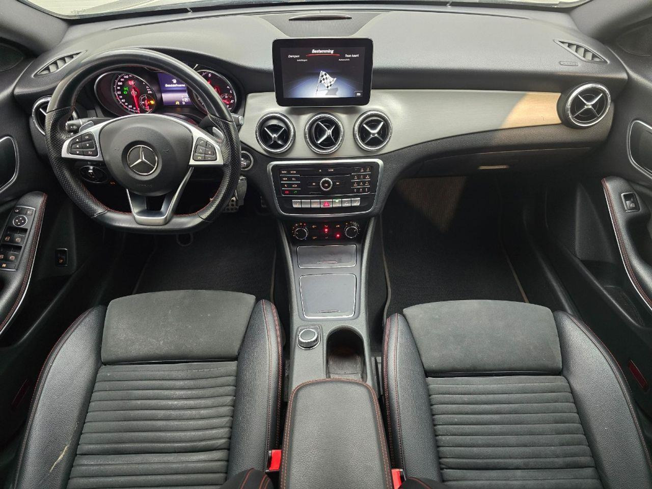 Mercedes - Benz CLA - klasse 180 Business Solution AMG Upgrade Edition | 2018 | 187.963 km | Automaat | TB625R | NAP: Logisch - Sedan: picture 5 Mercedes - Benz CLA - klasse 180 Business Solution AMG Upgrade Edition | 2018 | 187.963 km | Automaat | TB625R | NAP: Logisch - Sedan: picture 5