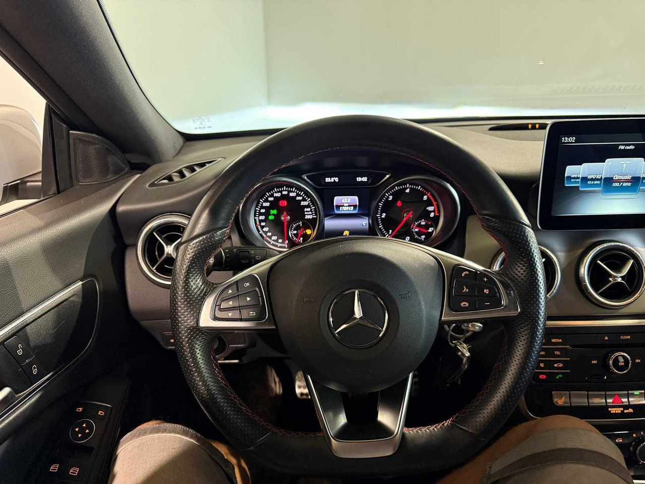 Mercedes-Benz CLA-klasse Shooting Brake 180 d Business Solution AMG | 2017 | 178.913 km | PB-314-X - Car: picture 3 Mercedes-Benz CLA-klasse Shooting Brake 180 d Business Solution AMG | 2017 | 178.913 km | PB-314-X - Car: picture 3