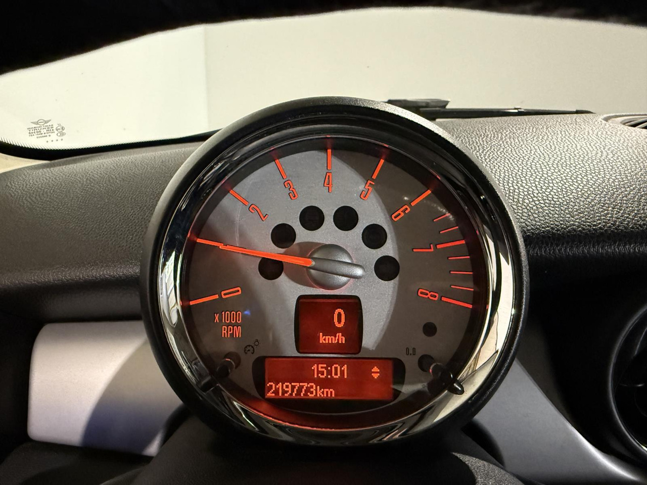 Mini | Mini | 1.6 One Pepper | 2013 | 219.773 km | 7SFJ73 | Logisch - Hatchback: picture 5 Mini | Mini | 1.6 One Pepper | 2013 | 219.773 km | 7SFJ73 | Logisch - Hatchback: picture 5