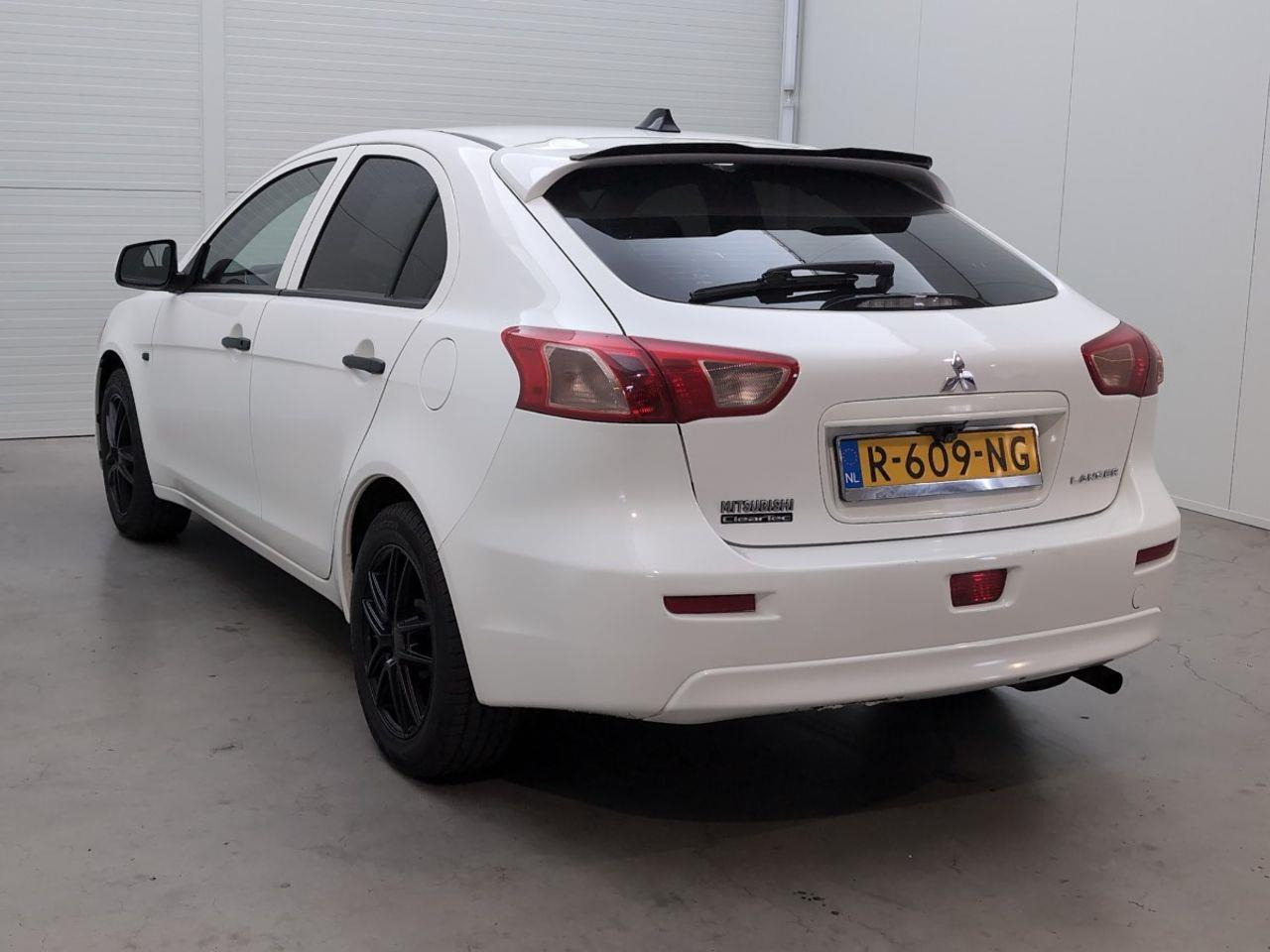 Mitsubishi Lancer Sportback 1.6 Limited Edition | 2016 | 216.592 km | R609NG | NAP: Geen oordeel - Hatchback: picture 3 Mitsubishi Lancer Sportback 1.6 Limited Edition | 2016 | 216.592 km | R609NG | NAP: Geen oordeel - Hatchback: picture 3