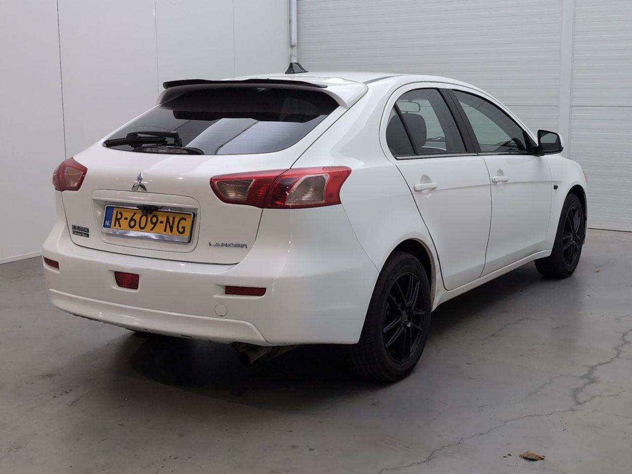 Mitsubishi Lancer Sportback 1.6 Limited Edition | 2016 | 216.592 km | R609NG | NAP: Geen oordeel - Hatchback: picture 4 Mitsubishi Lancer Sportback 1.6 Limited Edition | 2016 | 216.592 km | R609NG | NAP: Geen oordeel - Hatchback: picture 4
