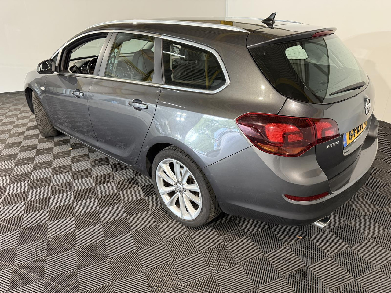 Opel Astra Sports Tourer 1.4 Turbo Cosmo 64-RJV-4 - Car: picture 3 Opel Astra Sports Tourer 1.4 Turbo Cosmo 64-RJV-4 - Car: picture 3