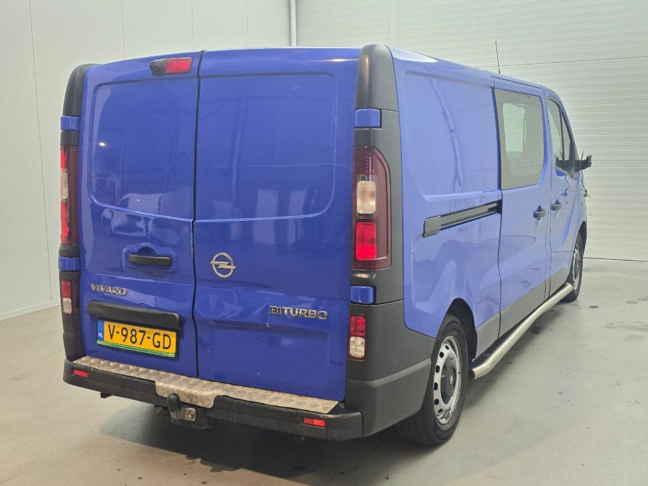 Opel Vivaro 1.6 CDTI L2H1 DC Sport EcoFlex | 2017 | 359.623 km | V987GD | NAP: Logisch - Combi van: picture 4 Opel Vivaro 1.6 CDTI L2H1 DC Sport EcoFlex | 2017 | 359.623 km | V987GD | NAP: Logisch - Combi van: picture 4