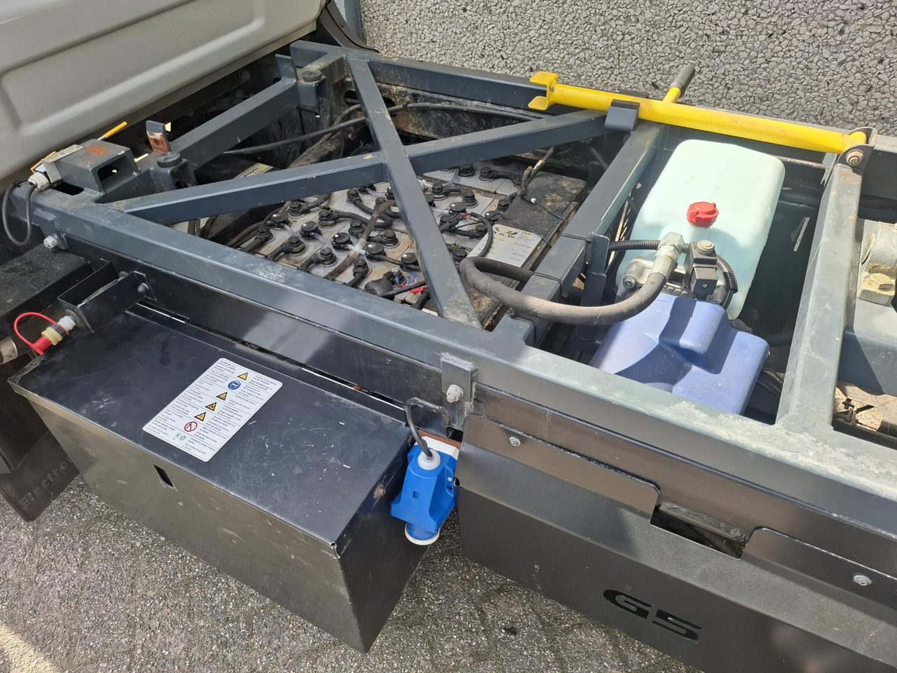 Goupil G5 Elektrische Stratenreinigingsmachine T-92-BSX - Other machinery: picture 2 Goupil G5 Elektrische Stratenreinigingsmachine T-92-BSX - Other machinery: picture 2