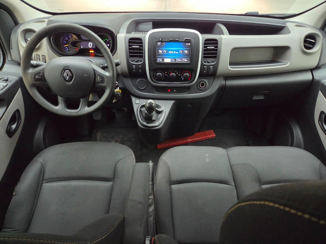 Renault Trafic 1.6 dCi T29 L2H1 DC Turbo2 Energy | 2015 | 242.432 km | VBV56P | NAP: Geen oordeel - Other machinery: picture 5 Renault Trafic 1.6 dCi T29 L2H1 DC Turbo2 Energy | 2015 | 242.432 km | VBV56P | NAP: Geen oordeel - Other machinery: picture 5