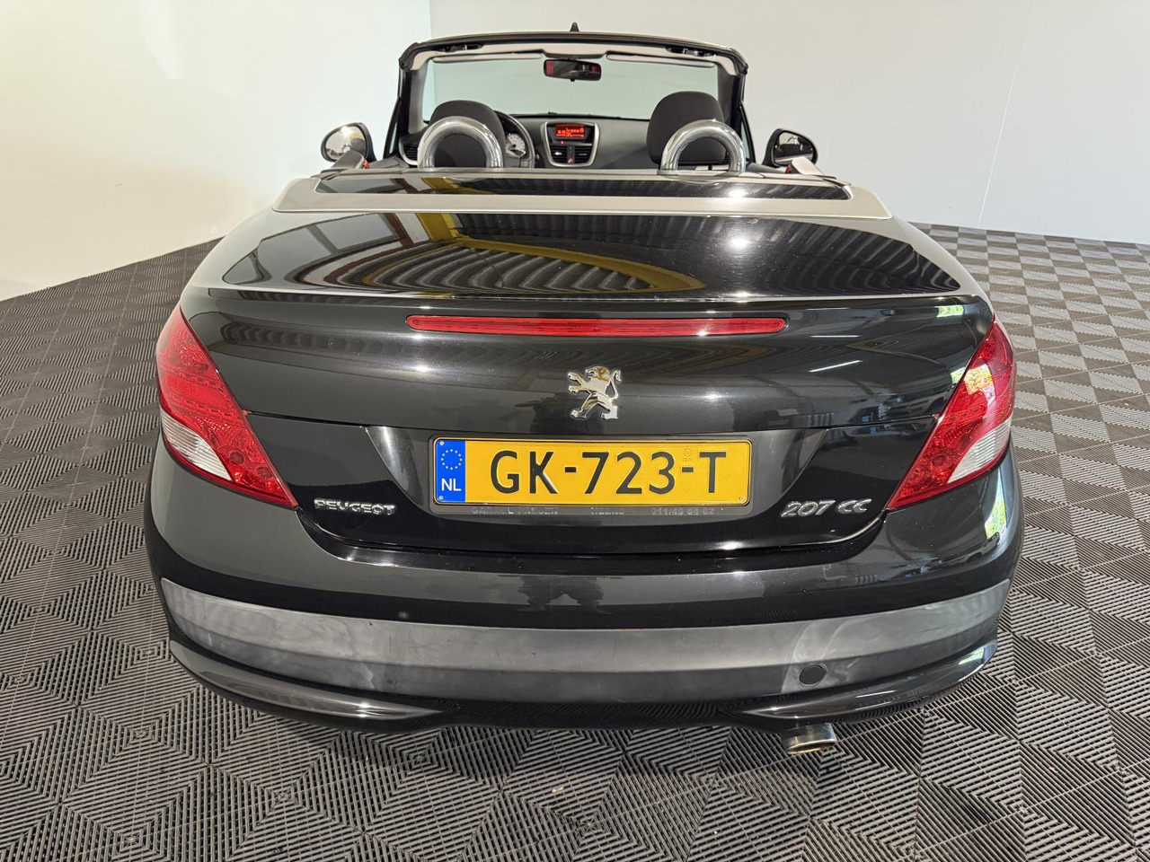 Peugeot 207 CC 1.6 VTi | 2011 | 169.277km | GK-723-T - Car: picture 3 Peugeot 207 CC 1.6 VTi | 2011 | 169.277km | GK-723-T - Car: picture 3