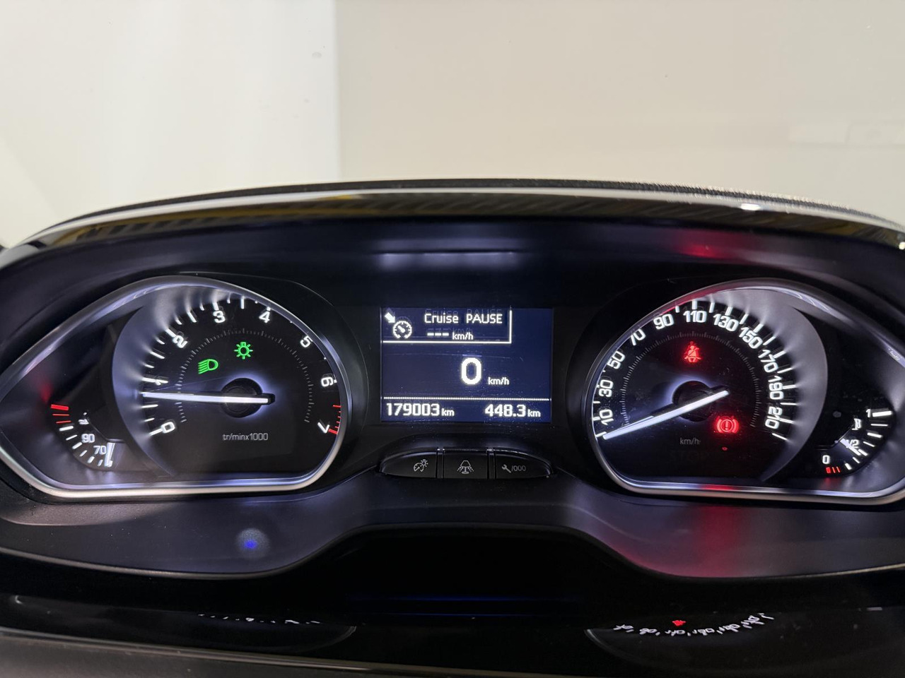 Peugeot 208 1.2 VTi Allure | 2013 | 179.003 km | 4-SVG-44 - Hatchback: picture 2 Peugeot 208 1.2 VTi Allure | 2013 | 179.003 km | 4-SVG-44 - Hatchback: picture 2
