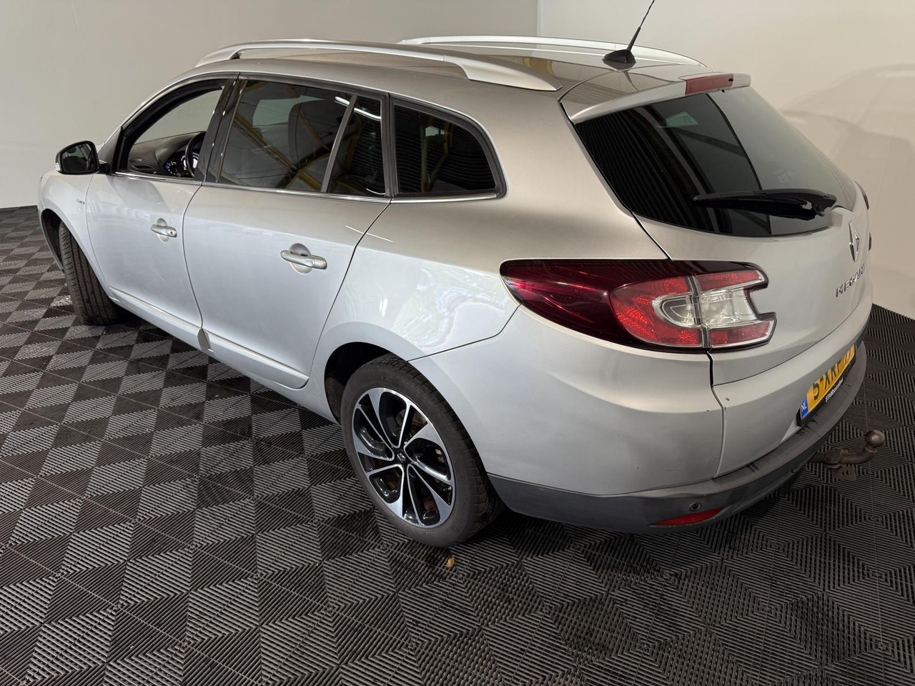 Renault Mégane Estate 1.2 TCe Bose 5-XRF-97 185.127 km 2014 - Car: picture 3 Renault Mégane Estate 1.2 TCe Bose 5-XRF-97 185.127 km 2014 - Car: picture 3