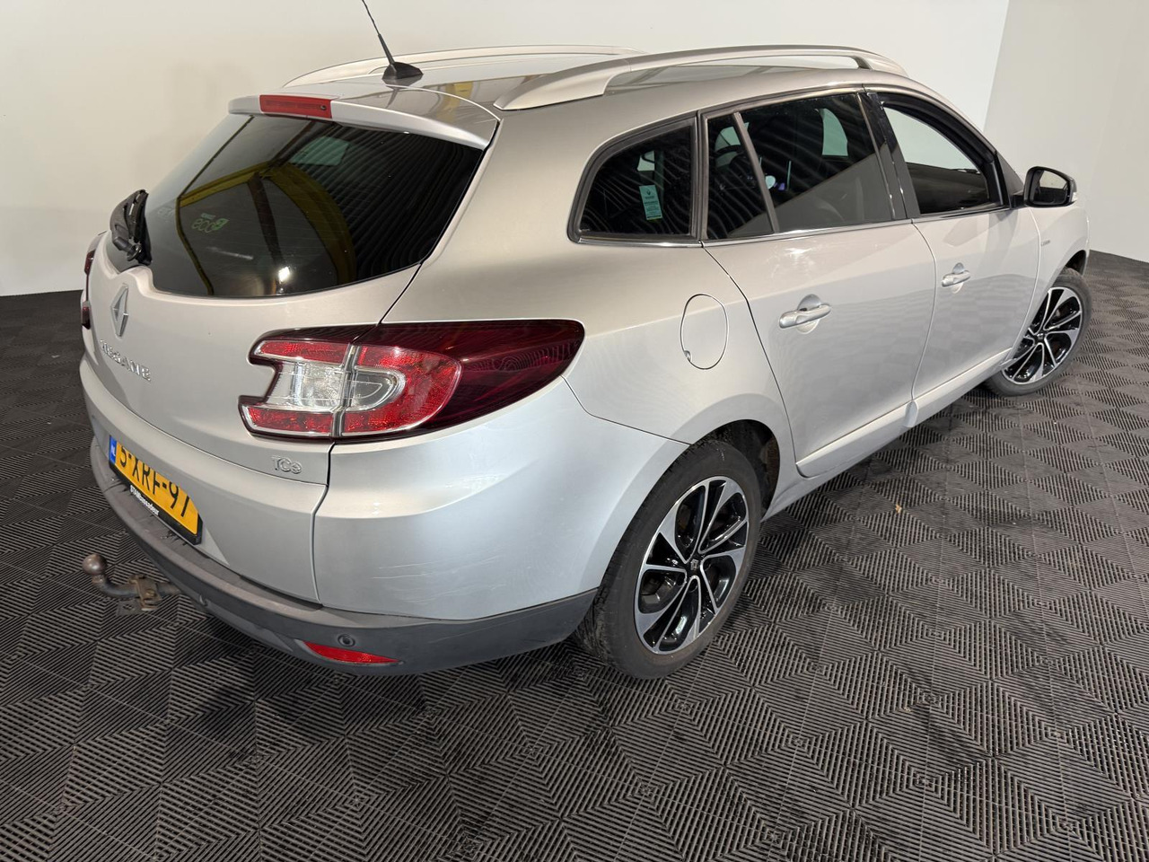 Renault Mégane Estate 1.2 TCe Bose 5-XRF-97 185.127 km 2014 - Car: picture 5 Renault Mégane Estate 1.2 TCe Bose 5-XRF-97 185.127 km 2014 - Car: picture 5