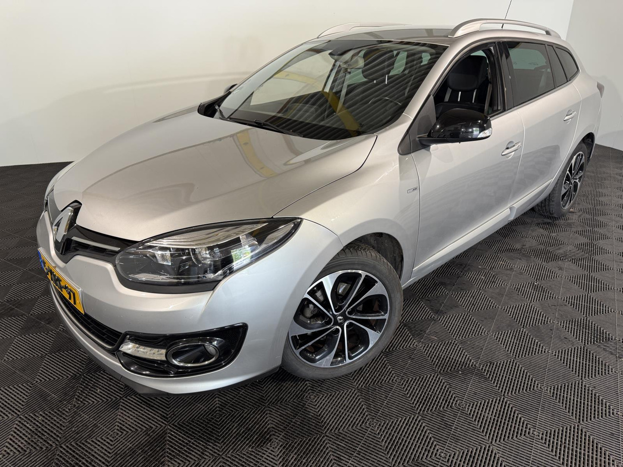 Renault Mégane Estate 1.2 TCe Bose 5-XRF-97 185.127 km 2014 - Car: picture 1 Renault Mégane Estate 1.2 TCe Bose 5-XRF-97 185.127 km 2014 - Car: picture 1