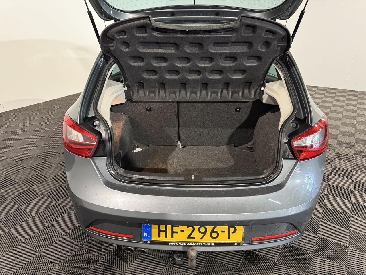 SEAT | Ibiza | 1.0 EcoTSI FR Connect | 2015 | 138.360 km | HF296P | Logisch - Hatchback: picture 3 SEAT | Ibiza | 1.0 EcoTSI FR Connect | 2015 | 138.360 km | HF296P | Logisch - Hatchback: picture 3