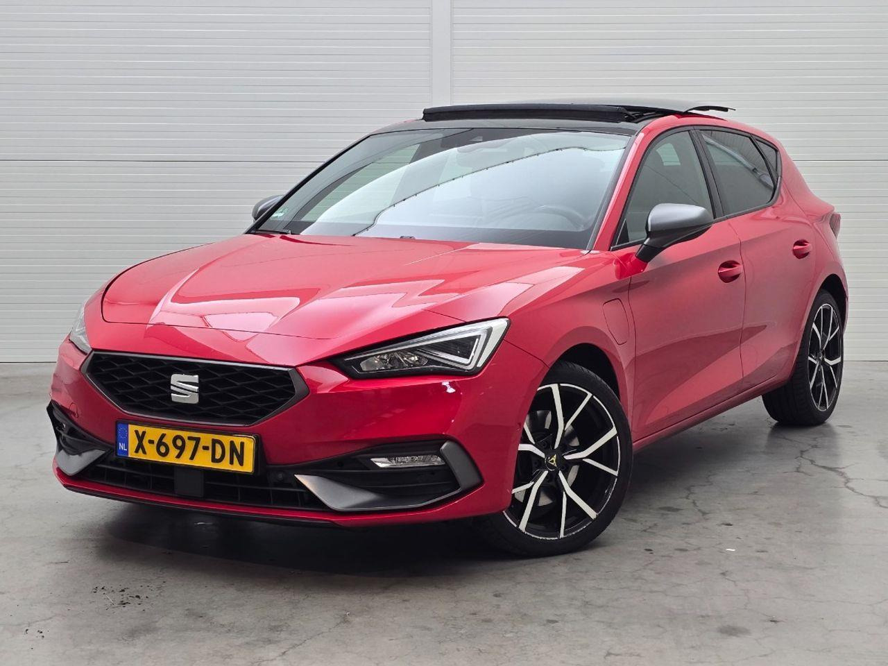 SEAT Leon 1.4 TSI eHybrid PHEV FR | 2020 | 104.874 km | X697DN | NAP: Geen oordeel - Hatchback: picture 1 SEAT Leon 1.4 TSI eHybrid PHEV FR | 2020 | 104.874 km | X697DN | NAP: Geen oordeel - Hatchback: picture 1