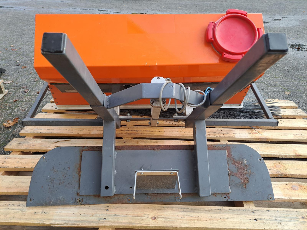 Leasing of  Set Spuitapparatuur: 5x Rugspuit, 2x Duwspuit, 2 Vul-/Spoelmachines, 1x Mantis UVL Spuit Installatie Set Spuitapparatuur: 5x Rugspuit, 2x Duwspuit, 2 Vul-/Spoelmachines, 1x Mantis UVL Spuit Installatie: picture 11