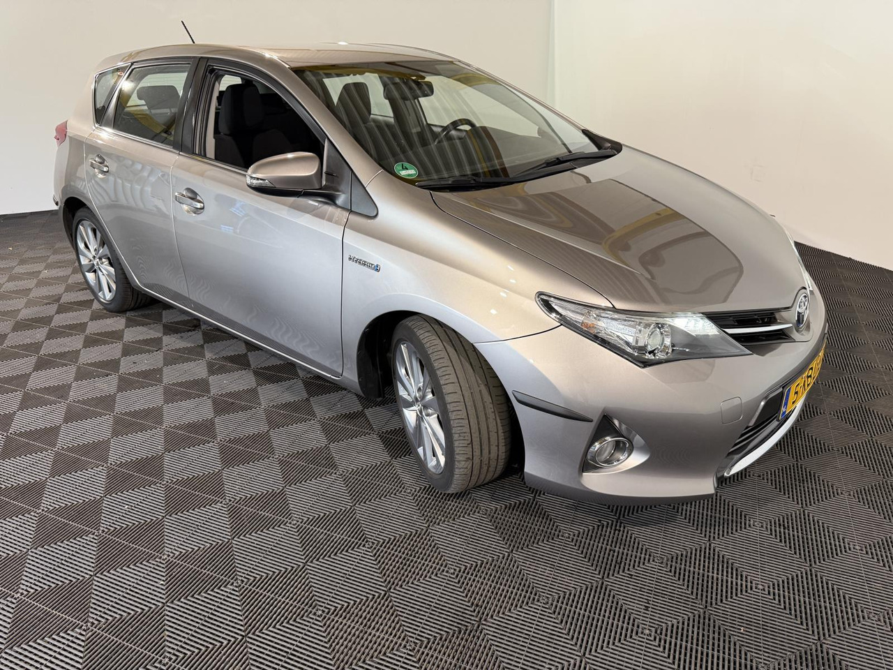 Toyota Auris 1.8 Hybrid Dynamic | 2013 | 191.085 km | 5-KBL-67 - Hatchback: picture 4 Toyota Auris 1.8 Hybrid Dynamic | 2013 | 191.085 km | 5-KBL-67 - Hatchback: picture 4