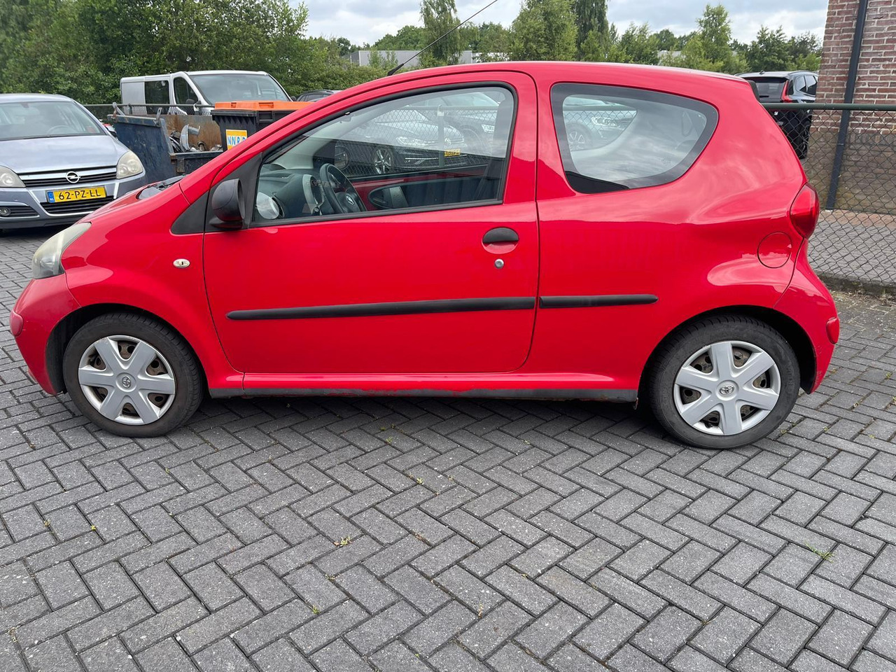 Toyota Aygo 1.0 12V 37-XF-VH - Hatchback: picture 4 Toyota Aygo 1.0 12V 37-XF-VH - Hatchback: picture 4