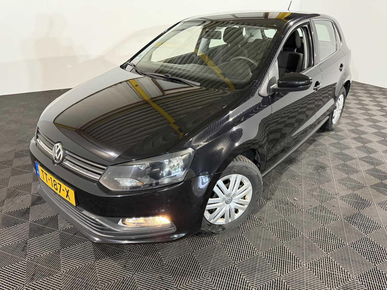 Volkswagen | Polo | 1.0 Comfortline Connected Series | 2017 | 178.442 km | TT187X | Geen oordeel - Hatchback: picture 1 Volkswagen | Polo | 1.0 Comfortline Connected Series | 2017 | 178.442 km | TT187X | Geen oordeel - Hatchback: picture 1
